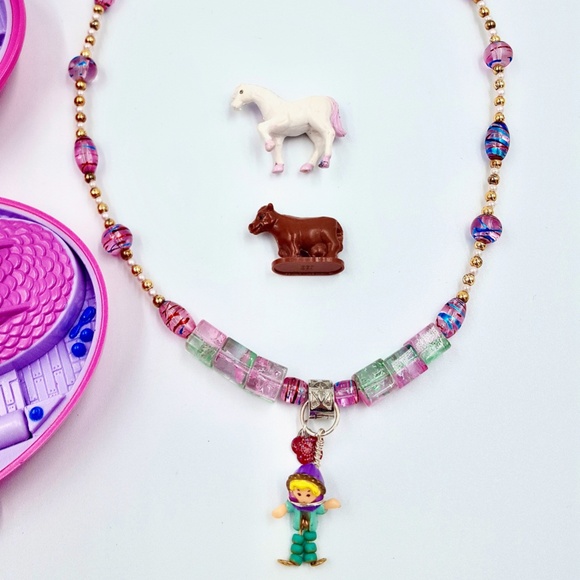 1995 Polly Pocket Palomino Pony Play Set with Doll Pendant Beaded Necklace - Picture 2 of 7